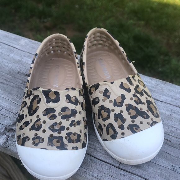 Old navy girls slip on shoe - Picture 2 of 5
